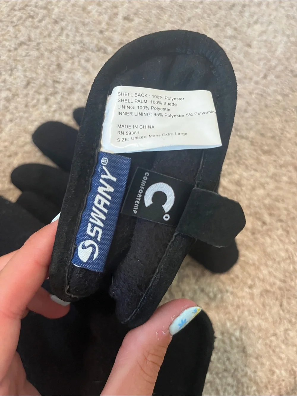 Black Women's Fleece Winter Gloves — Soft Insulated Mittens-Style Fit